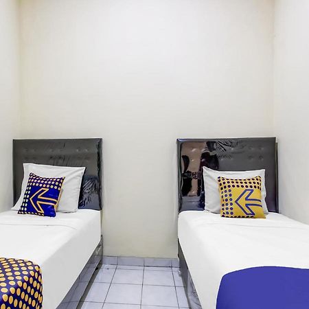 Oyo Life 91374 Asia Stay Semarang Syariah Exterior foto